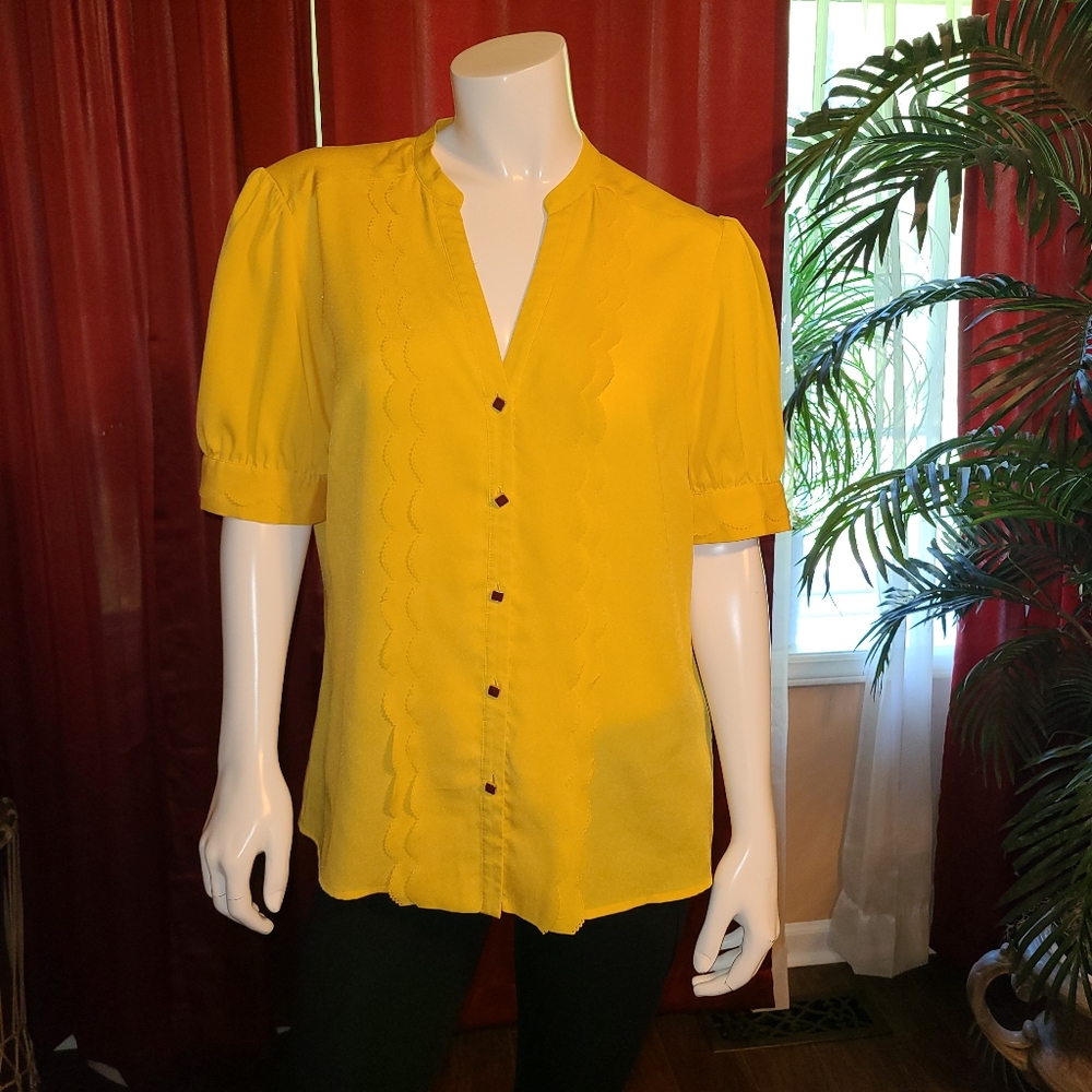 Cremieux Yellow Short Sleeve Bliuse Size Medium